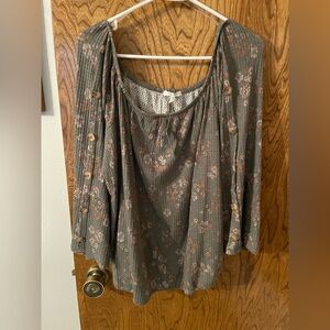 Women’s new with tags green blouse with flowers